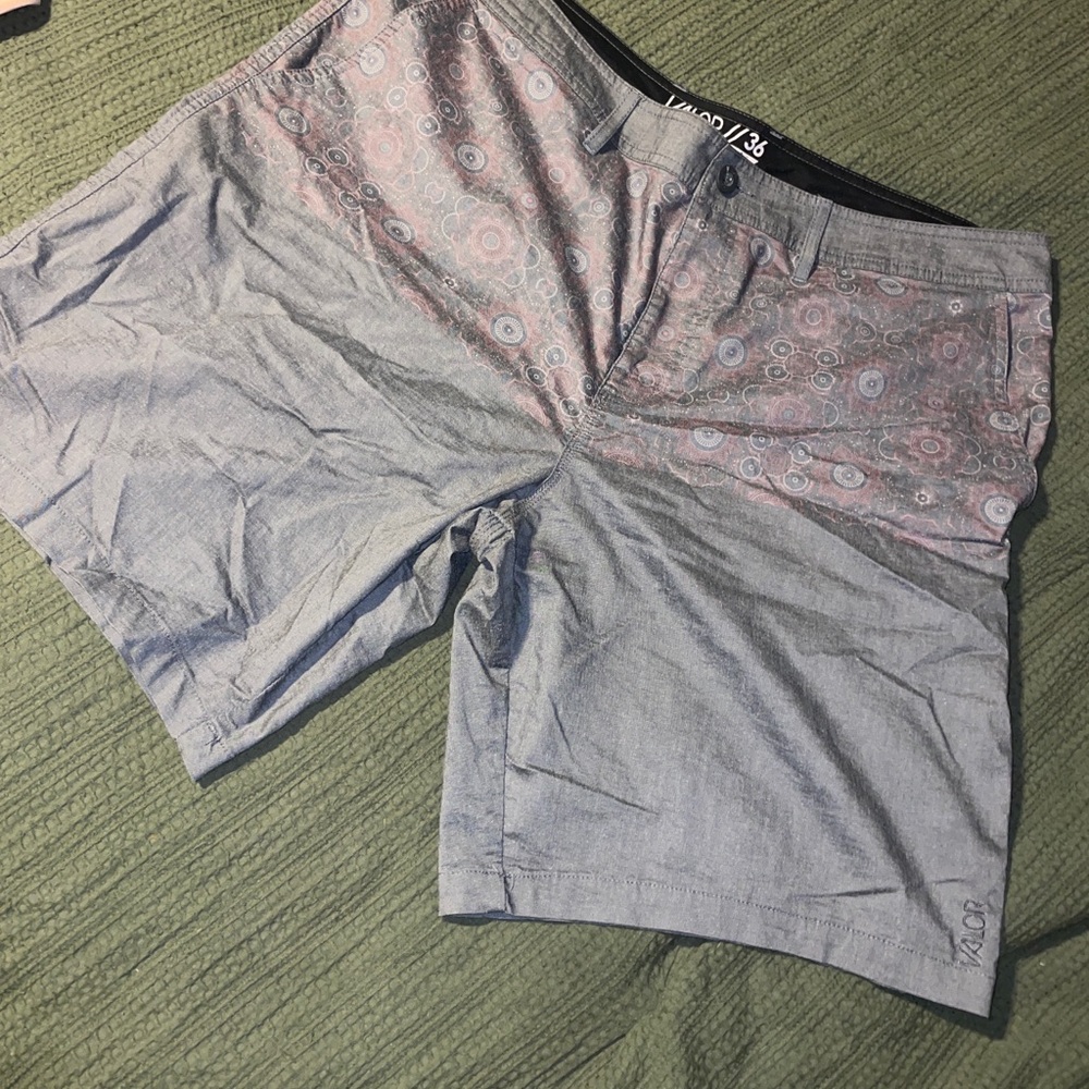Men's Hybrid Shorts in Gray with red pattern